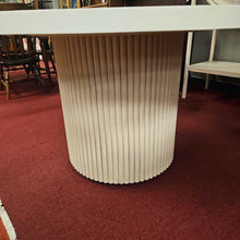 Load image into Gallery viewer, Round Whitewash Dining Table