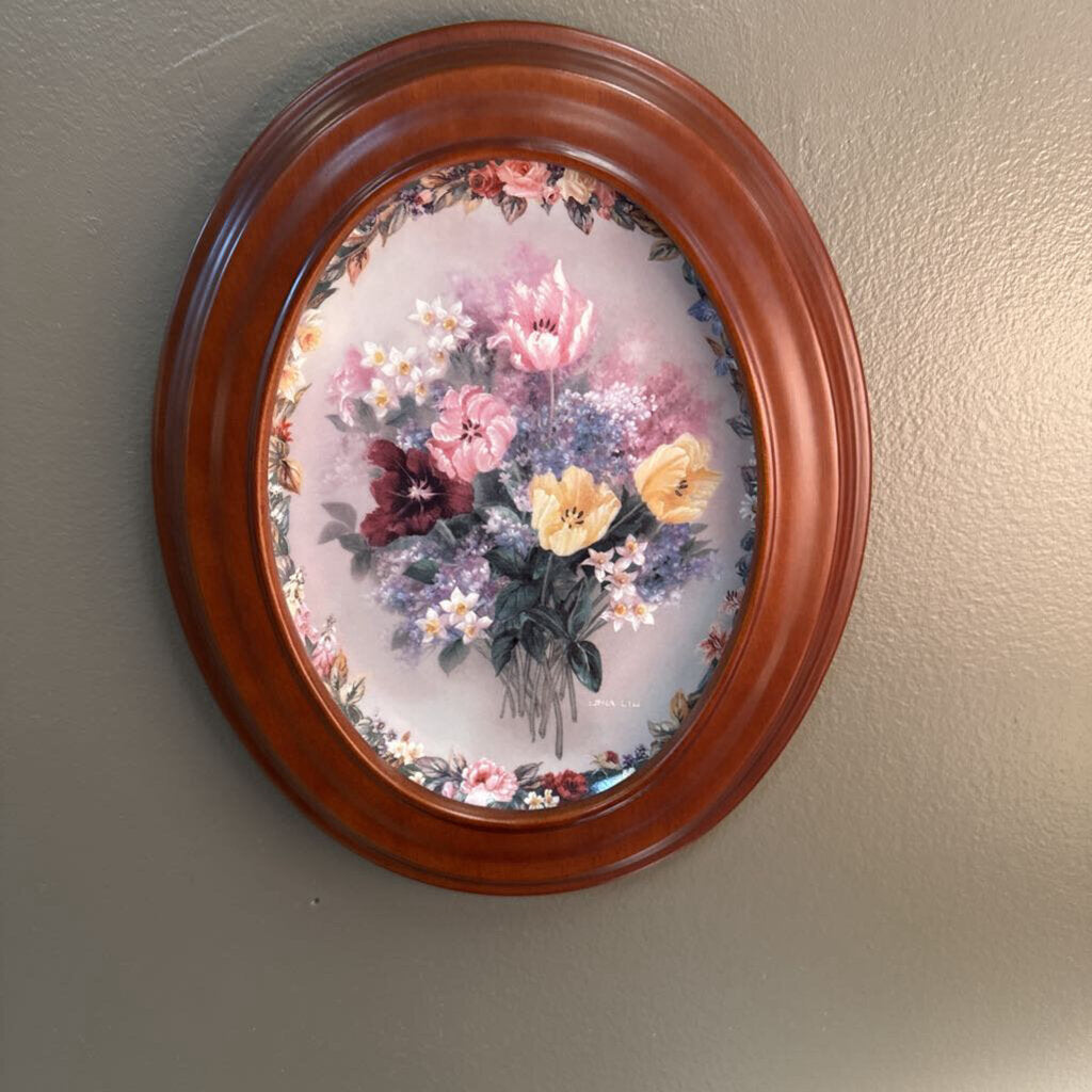 Vanyghan & Smythe Oval Framed Plates