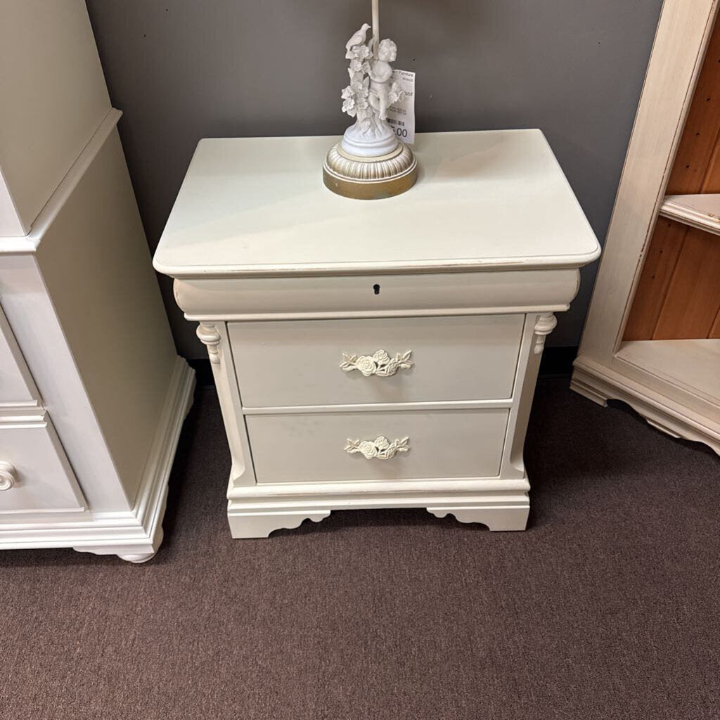 Lexington Off White 3 Drawer Nightstand