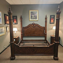 Load image into Gallery viewer, 4 Poster King Bed