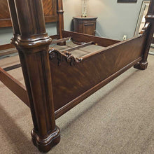Load image into Gallery viewer, 4 Poster King Bed