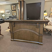 Load image into Gallery viewer, Bar w/Columns