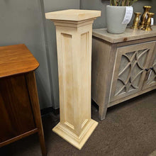 Load image into Gallery viewer, Classic Pedestal