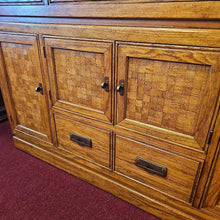 Load image into Gallery viewer, Thomasville China Hutch