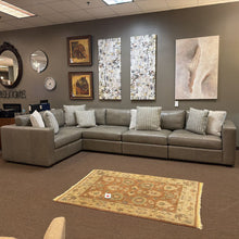 Load image into Gallery viewer, Bernhardt Stafford 5 piece Leather Sectional w/ Ottoman