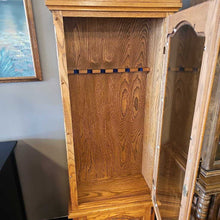 Load image into Gallery viewer, Oak Gun Cabinet