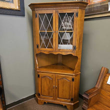 Load image into Gallery viewer, Ethan Allen Corner Hutch