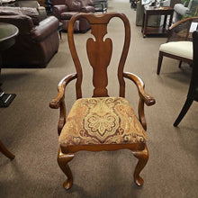 Load image into Gallery viewer, Set of 4 Queen Anne Dining Chairs