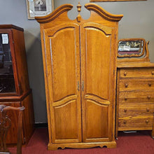 Load image into Gallery viewer, Oak Wardrobe
