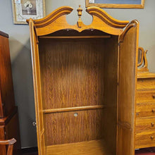 Load image into Gallery viewer, Oak Wardrobe