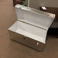 Load image into Gallery viewer, Silver Trunk