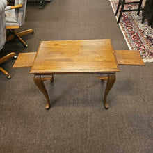 Load image into Gallery viewer, Queen Anne Oak End Table w/Sliding Shelves