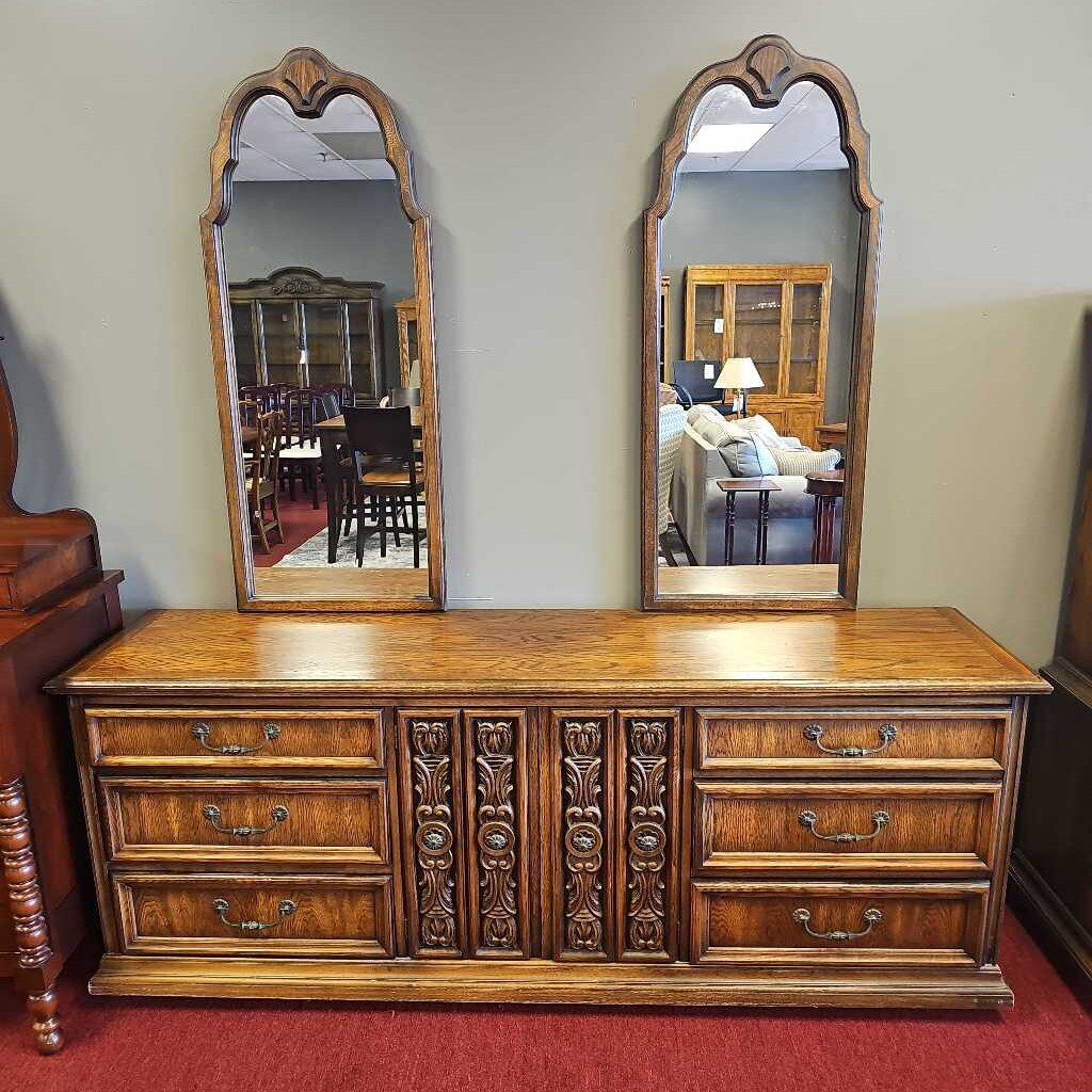Vintage Lane Dresser w/2 Mirrors/6 Drawers & 2 Doors