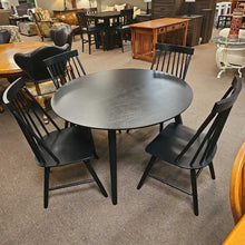 Load image into Gallery viewer, Round Dining Table w/4 Chairs
