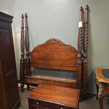 Load image into Gallery viewer, Ethan Allen Queen 4 Poster Bed
