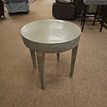 Load image into Gallery viewer, Metal Top End Table