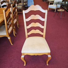Load image into Gallery viewer, Ethan Allen Table w/8 Chairs &amp; 2 Leaves