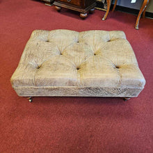 Load image into Gallery viewer, Tufted Ottoman