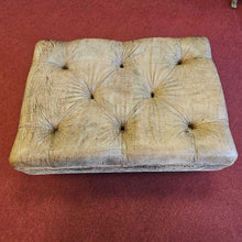 Load image into Gallery viewer, Tufted Ottoman