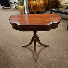 Load image into Gallery viewer, Duncan Phyfe Folding Game Table
