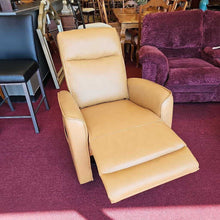 Load image into Gallery viewer, Swivel Rocker Manual Recliner