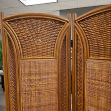 Load image into Gallery viewer, Wood Screen w/Rattan