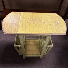 Load image into Gallery viewer, Drop Leaf Side Table
