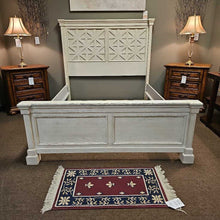 Load image into Gallery viewer, Bolanburg Queen Panel Bed