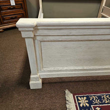 Load image into Gallery viewer, Bolanburg Queen Panel Bed