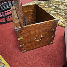 Load image into Gallery viewer, Wood Chest