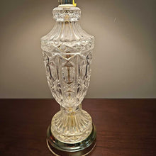 Load image into Gallery viewer, Crystal &amp; Gold Base Lamp