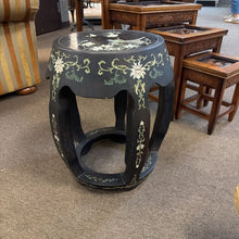 Load image into Gallery viewer, Round Oriental Stool