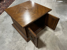 Load image into Gallery viewer, Drexel Coffee/End Table