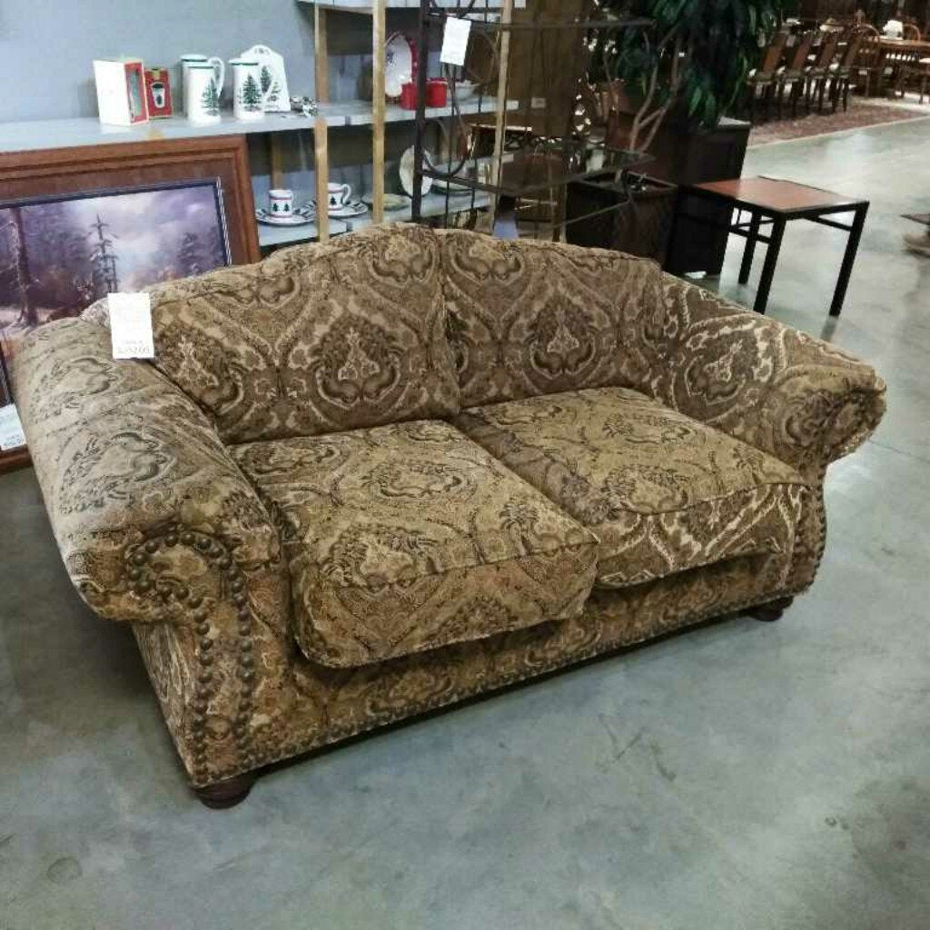 Norwalk Love Seat in Traditional Pattern Gold w/Tan