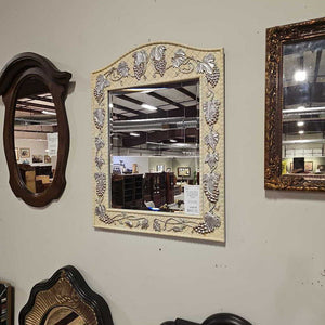 Beveled Mirror w/Grapevine Frame